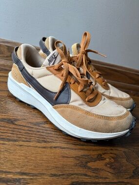 Nike Women’s Waffle Debut in Sesame Tan Retro Low-Profile Sneaker size 8